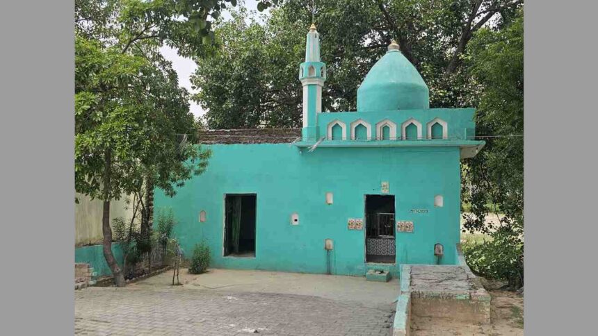 sambhal-bulldozer-action-chaman-shah-baba-mazar-government-land